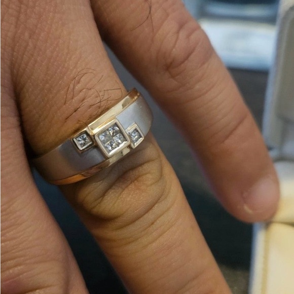 14K two toned yellow white Gold natural diamond men’s wedding band ring size 11 - Picture 3 of 5